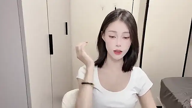 yuyu-33 online show from 11/02/25, 12:18