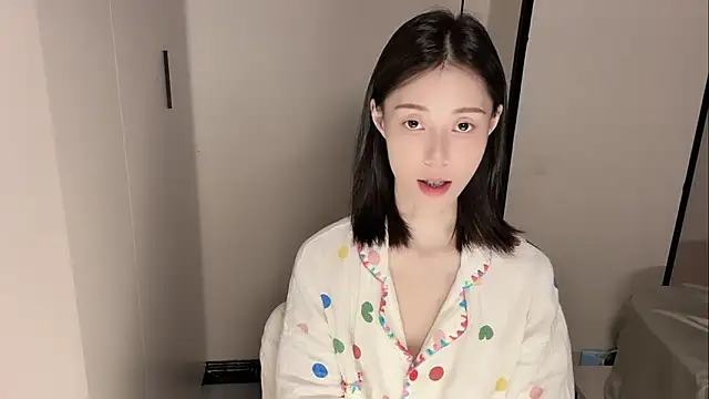 yuyu-33 online show from 11/23/25, 05:29