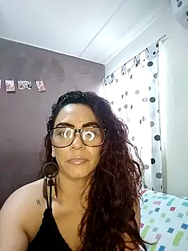 Snapshot of ROSALIAFILL chatting on 10/30/25, 08:42 ROSALIAFILL online show from 10/30/25, 08:42