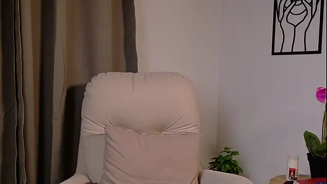 VictoriaNova  online show from 02/06/26, 12:37