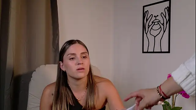 VictoriaNova  online show from 02/09/26, 08:57