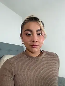 Elina Hills online show from 11/27/25, 03:03