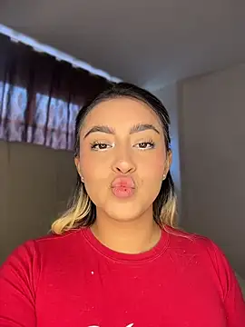 Elina Hills online show from 04/16/26, 07:03