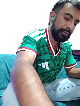 Snapshot of Barbanegra91mx chatting on 06/19/26, 01:43 Barbanegra91mx online show from 06/19/26, 01:43