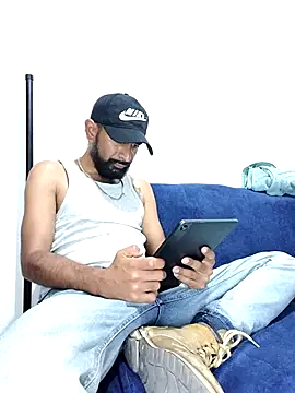 Snapshot of Barbanegra91mx chatting on 06/24/26, 02:32 Barbanegra91mx online show from 06/24/26, 02:32