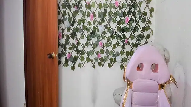 melani ferraraa  online show from 11/27/25, 07:54