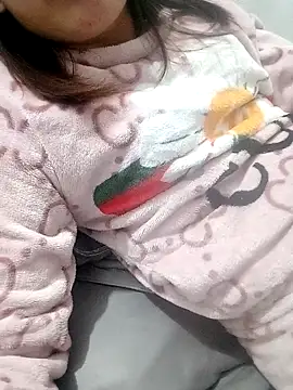 Snapshot of Elina_99 chatting on 11/04/25, 04:22 Elina 99 online show from 11/04/25, 04:22