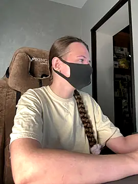 ZlatoslavaLo online show from 11/19/25, 06:46