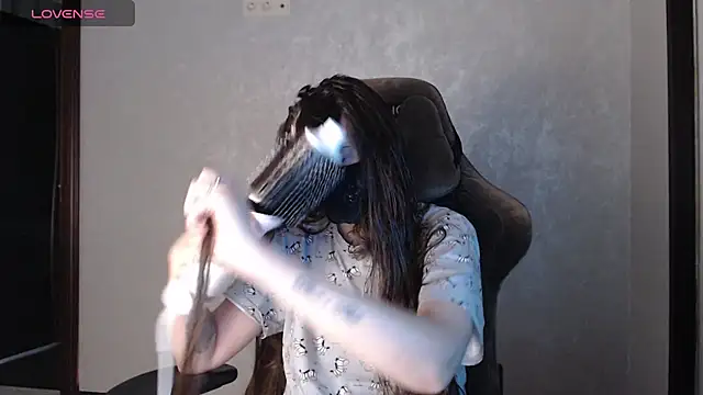 ZlatoslavaLo online show from 11/28/25, 06:16