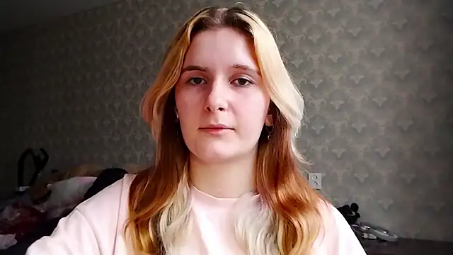 Snapshot of PearlHennington chatting on 11/01/25, 12:18 PearlHennington online show from 11/01/25, 12:18