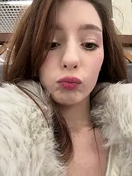 LilluKatten online show from 12/15/25, 09:24