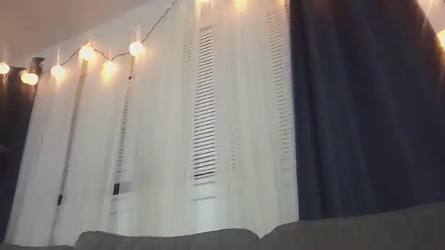 prettylildes online show from 11/01/25, 02:46