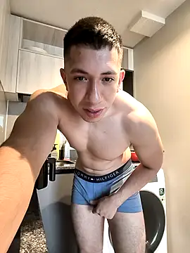 Snapshot of Alejandroelrey chatting on 10/31/25, 11:33 Alejandroelrey online show from 10/31/25, 11:33