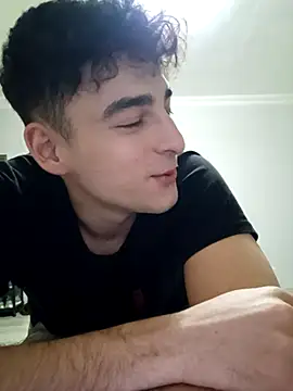 yasinesra757  online show from 03/22/26, 04:32