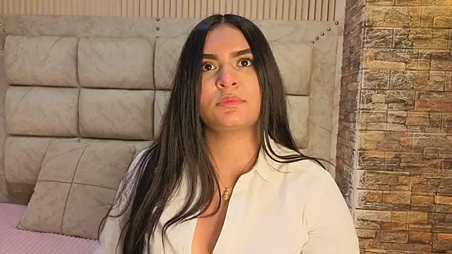 amarahanks1 online show from 11/15/25, 06:59