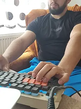 strongcoffee10 online show from 10/31/25, 10:05