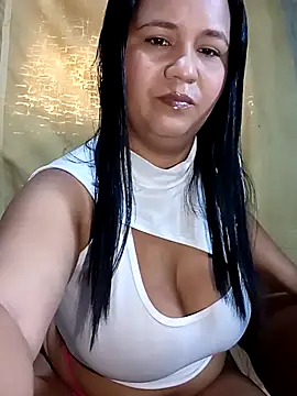 Snapshot of meliza87 chatting on 11/30/25, 04:55 meliza87 online show from 11/30/25, 04:55