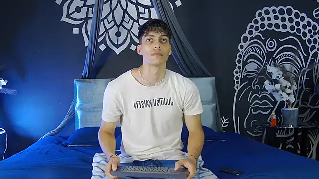 AlessioVitale online show from 12/16/25, 11:59