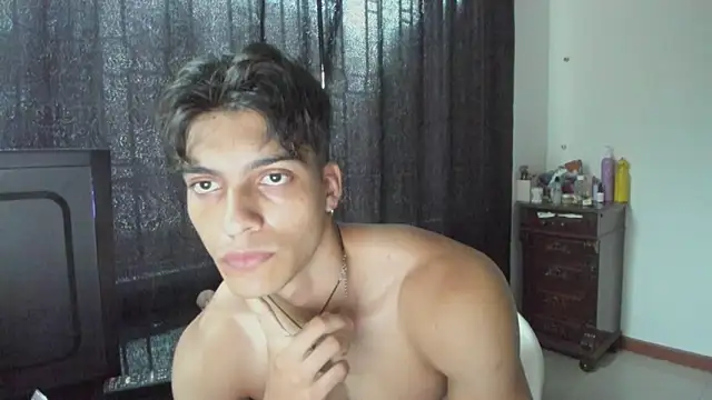 AlessioVitale online show from 03/31/26, 11:32