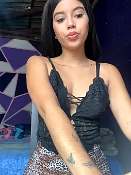 Snapshot of kathamuller_1 chatting on 11/17/25, 08:47 kathamuller 1 online show from 11/17/25, 08:47