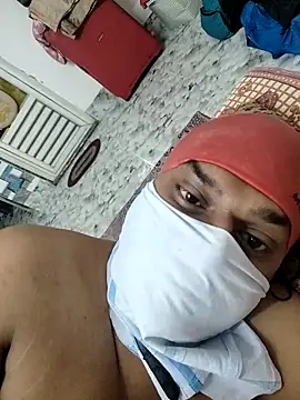 Snapshot of Real_lover_boy chatting on 10/30/25, 08:31 Real lover boy online show from 10/30/25, 08:31