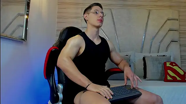 MAXTHOMSON online show from 01/15/26, 04:06