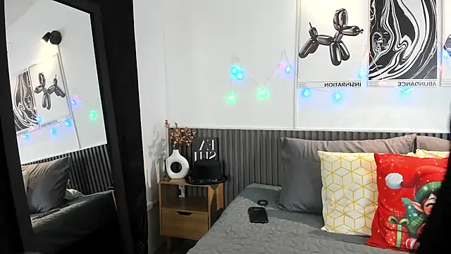 Cloe Bonne online show from 12/02/25, 08:59