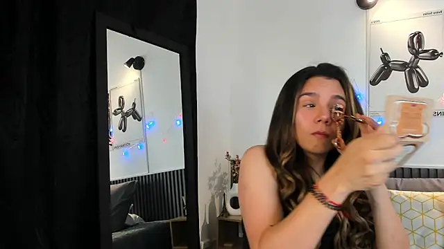 Cloe Bonne online show from 12/05/25, 08:38