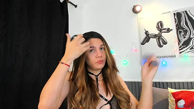 Cloe Bonne online show from 12/17/25, 08:26