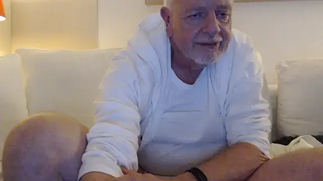 Dennislover007 online show from 11/06/25, 06:09