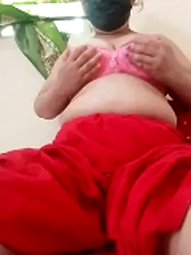 Snapshot of jasica22 chatting on 11/04/25, 10:14 jasica22 online show from 11/04/25, 10:14