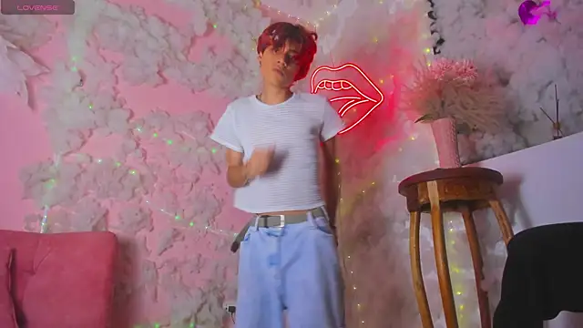 Leo Glow online show from 01/05/26, 05:38