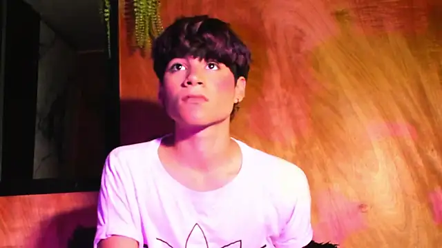 Leo Glow online show from 02/16/26, 12:56