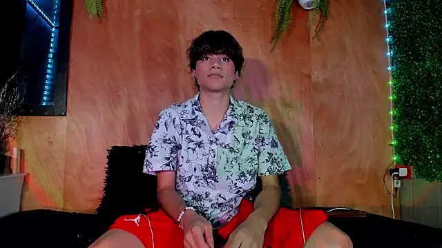 Leo Glow online show from 03/20/26, 11:20