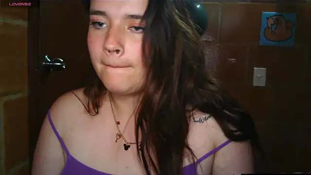 Charlotte Allen  online show from 11/05/25, 01:38