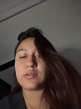 Snapshot of Saray_lo chatting on 11/04/25, 10:42 Saray lo online show from 11/04/25, 10:42