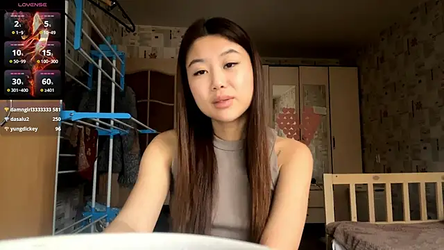 YunDargenio online show from 11/02/25, 11:01