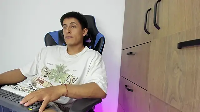 dorman boy online show from 11/12/25, 03:40