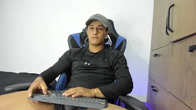 dorman boy online show from 11/16/25, 04:07