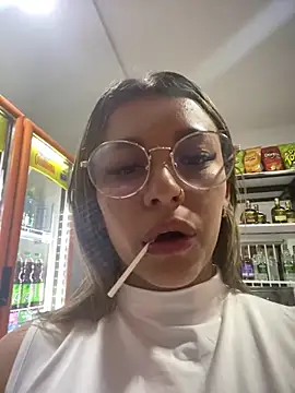 liahot69 online show from 04/28/26, 03:33