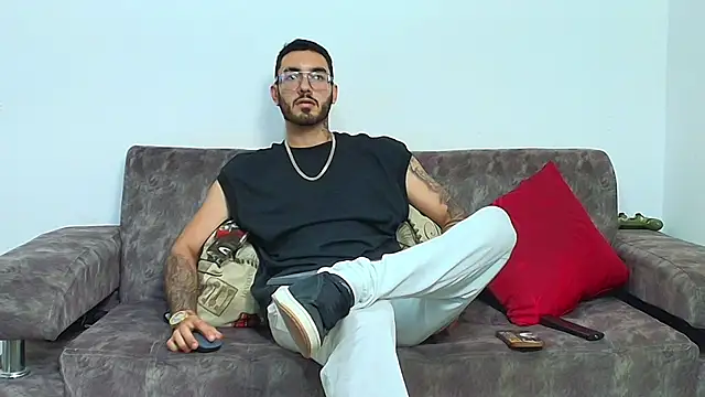 Snapshot of thebadboys05 chatting on 07/19/26, 03:10 thebadboys05 online show from 07/19/26, 03:10