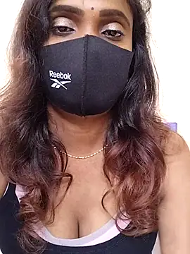 Queen-dhivya online show from 11/17/25, 08:09