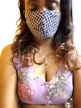 Queen-dhivya online show from 12/19/25, 06:37