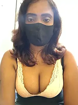 Queen-dhivya online show from 01/12/26, 01:49