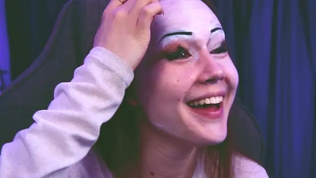 ElinVale online show from 02/11/26, 03:22