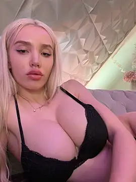 Lana-Grey online show from 04/08/26, 09:37