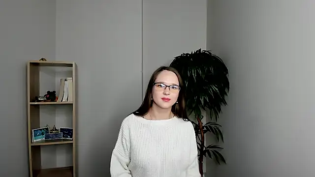 ShandaBrumet online show from 11/01/25, 09:55