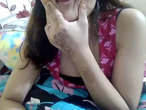 maira 33 online show from 11/12/25, 02:56