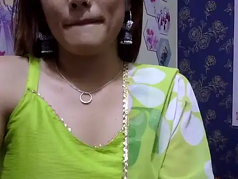 maira 33 online show from 03/28/26, 06:18