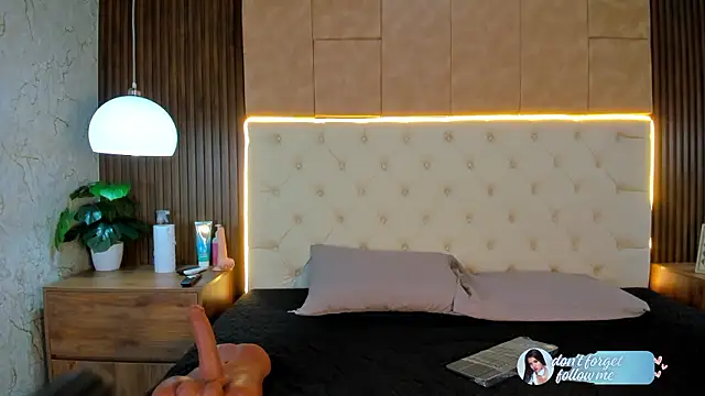 Camiila rosse online show from 01/15/26, 07:39